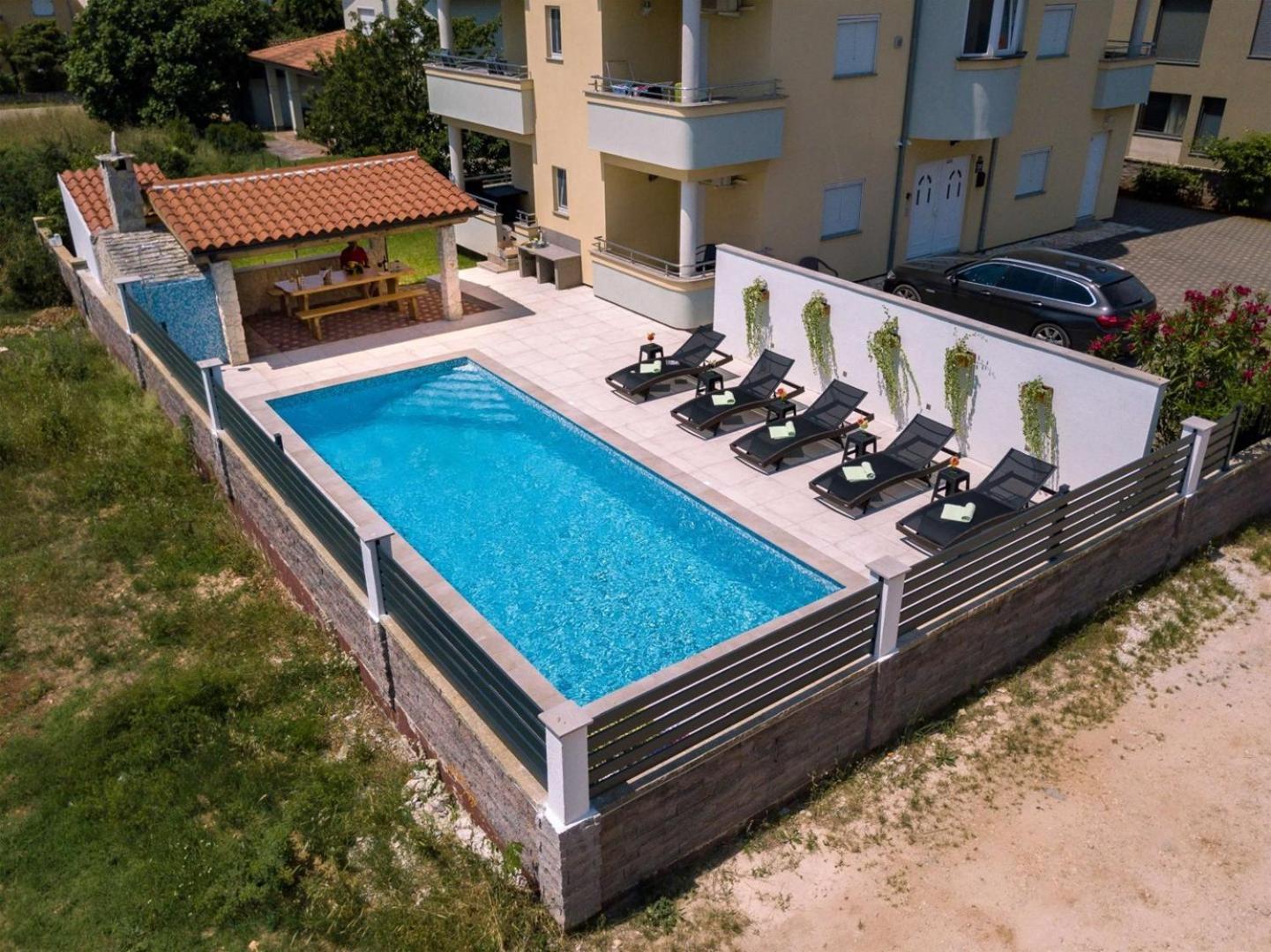 Villa Vita Apartments & Studios With Common Pool Valbandon Exterior foto